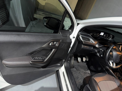 Peugeot 2008 1.6 Thp Sport