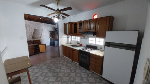 Casa Para Uso Comercial Sobre Corredor Comercial En Grand Bourg (dueño Directo)