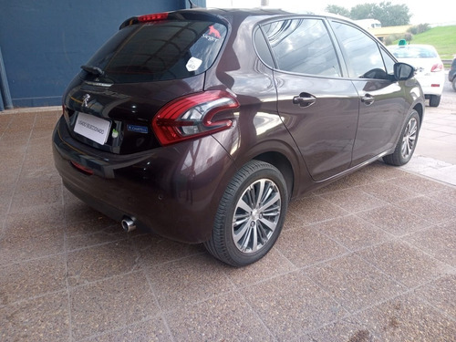 Peugeot 208 Allure 2017 Techo Y Navegador 31.000kms !!!!!!!!