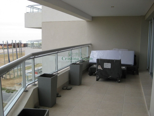 Apartamento En Brava, 3 Dormitorios *- Ref: 4598