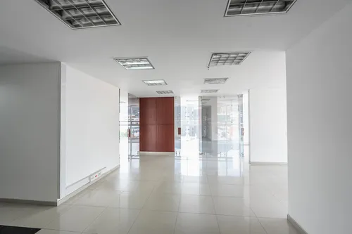 Edificio En Arriendo/venta En Chico Norte. Cod A1094082