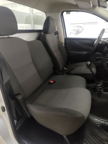 Imagen 10 de 12 de Nissan Np300 2019 2.5 Estacas Dh Aa Mt