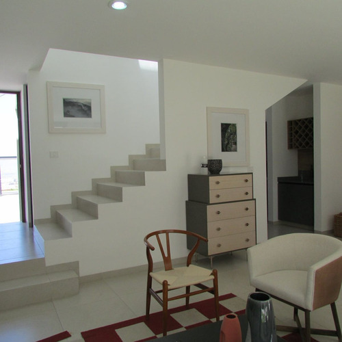 Estrena Casa En Zibata, 3 Recamaras Jardín, Sala Tv, Terraza Techada, Alberca.