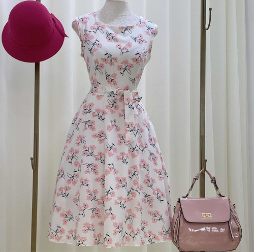 Imagem 3 de 7 de Vestido Midi Gode Rodado Sem Mangas Branco Florido Rosê