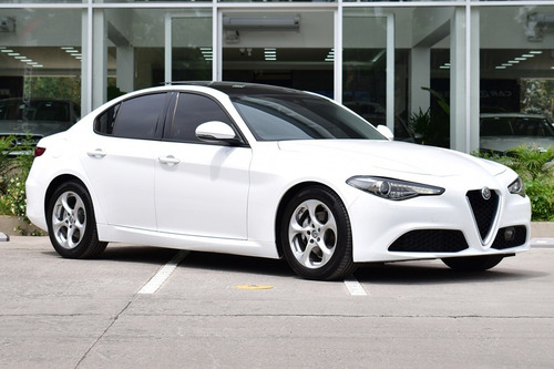Imagen 3 de 20 de Alfa Romeo Giulia 2.0 200cv 200 Distinctive 2019 - Car Cash
