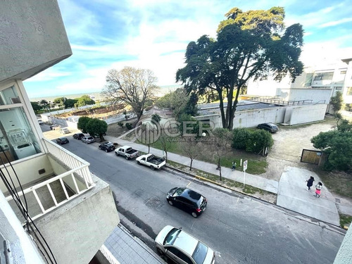 Venta 2 Ambientes Con Cochera Vista Al Mar Y Plaza España