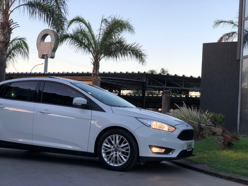Imagen 23 de 25 de Ford Focus 2016 Se Plus Manual 2.0