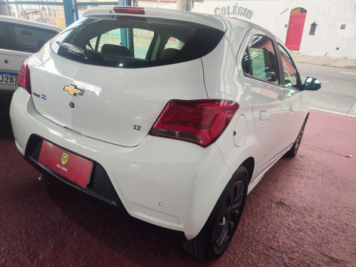 Chevrolet Onix Onix 1.4 MPFI LT 8V FLEX 4P AUTOMÁTICO