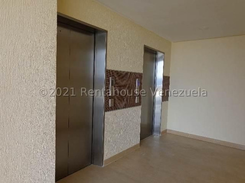 Imagen 10 de 13 de Apartamento En Venta En Charallavito Mirador De Los Campitos I 21-10356 Carolina Fermoso 0424-2083128