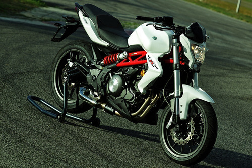 Imagen 8 de 15 de Benelli Tnt 300 2021