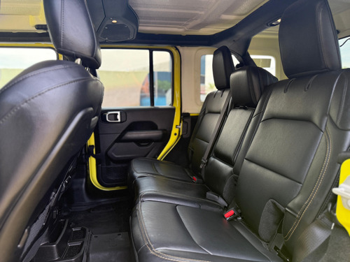 Jeep Wrangler 5p Unlimited Sahara L4/2.07/T Aut