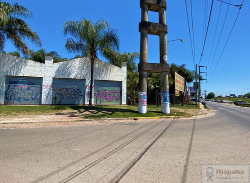 Local En Alquiler Sobre La Calle Misiones Casi Colectora (12 De Octubre)