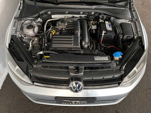 Imagem 3 de 11 de Volkswagen Golf 1.4 Tsi Comfortline 16v Gasolina 4p