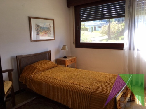 Venta Casa En Punta Del Este A 500 Mts Del Mar- Ref: 29914