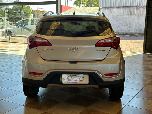 Hyundai HB20X 1.6 Style Flex 5p