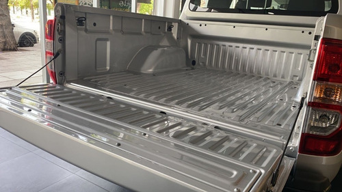 Imagen 11 de 19 de Renault Alaskan Confort 4x2 Confort 2022 0km Ford Jeep G