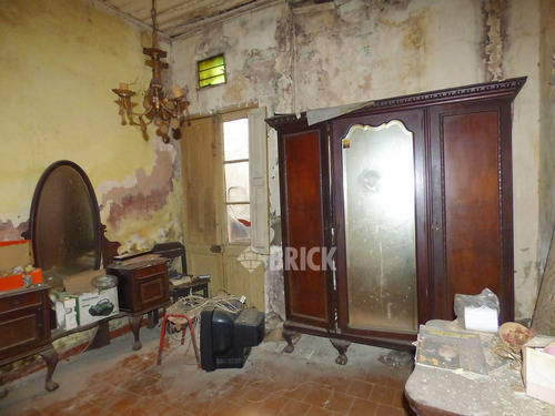 (a Reciclar) Casa En Lote De 8.66x16 Mts - 110 M2 Cub Patio C/parrilla Comedor Diario - Barracas