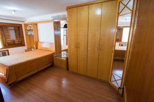 Casa Em Ipanema Com 3 Dormitórios - Lu273419
