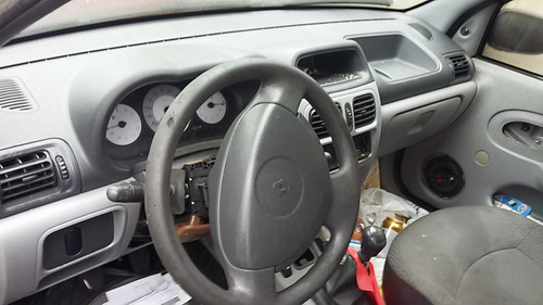 Sucata Renault Clio 1.0 8v Ano 2009 (somente Peças)