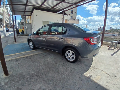 Renault Logan 1.6 16v Dynamique Sce 4p