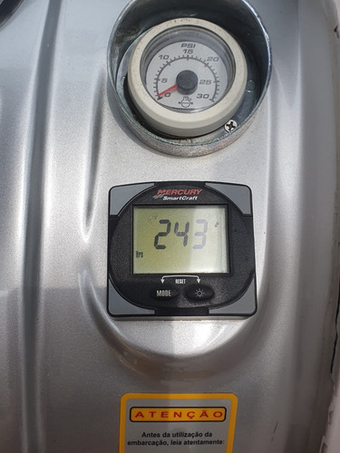 Lancha Focker 200 Motor Mercury 135hp Ano 2010 2º Dono 243hs