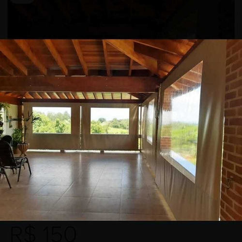 Imagem 3 de 5 de Toldos E Coberturas Em Policarbonato