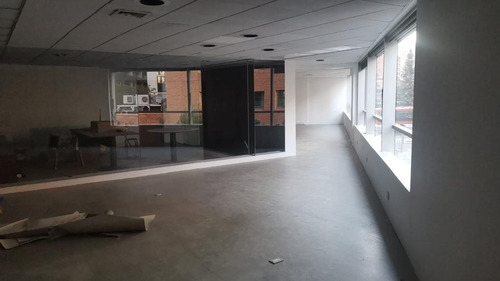 Amplia Oficina/ Planta Libre/ Bajos Ggcc/ 200 Mt2/ Estoril