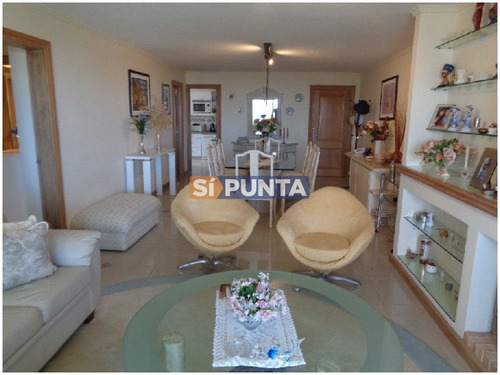 Imagen 2 de 12 de Apartamento 3 Dormitorios Y Dependencia
