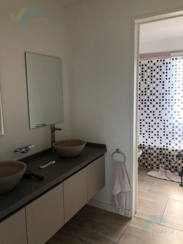 Venta De Casa San Sebastian Con Pileta A La Laguna