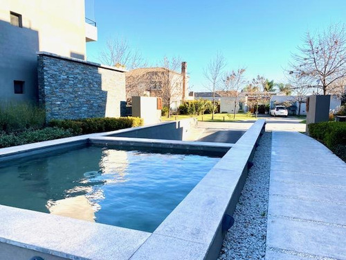 Imagen 5 de 24 de Excelente Departamento En Venta De 4 Ambientes Con Jardin Y Parrilla En Pb