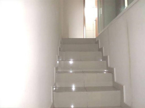 Imagem 12 de 30 de Triplex Sobrado Novo Com 02 Dormitórios 01 Suíte 02 Banheiros Condomínio Fechado Na Vila S. Jorge São Em Vicente Imóvel Este Bem Grande Com 110 M2 Util É Bem Arejado Iluminado Com Churrasqueira Próxi
