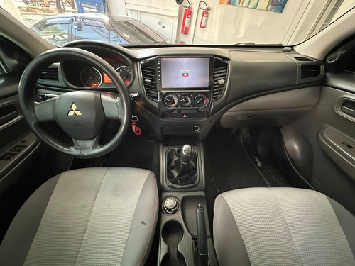 Mitsubishi L200 2.4 Triton Outdoor Glx Cab. Dupla 4x4 4p 6 marchas