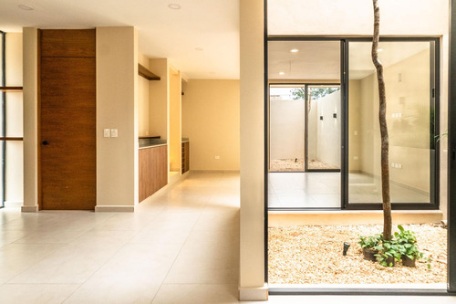 Casa En Venta Merida, Temozon Norte, Entrega Inmediata.