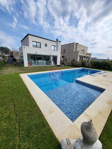 Casa En Venta En San Alfonso, Pilar Del Este, Pilar