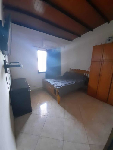 Imagen 5 de 10 de Jorge Febres Vende Apartamento En San Diego (pla-1159)
