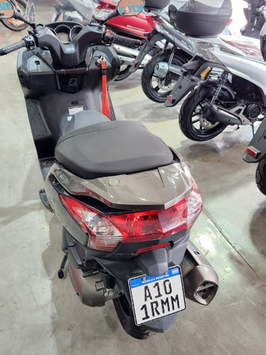 Imagen 4 de 16 de Kymco Downtown 300i / 2019 /21.349 Km.