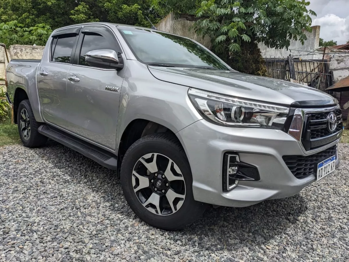 Toyota Hilux 2.8 Cd Srx 177cv 4x4