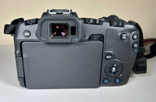 Cámara Canon Eos Rp Y Lente Rf 24-105 Mm En Perfecto Estado Negro