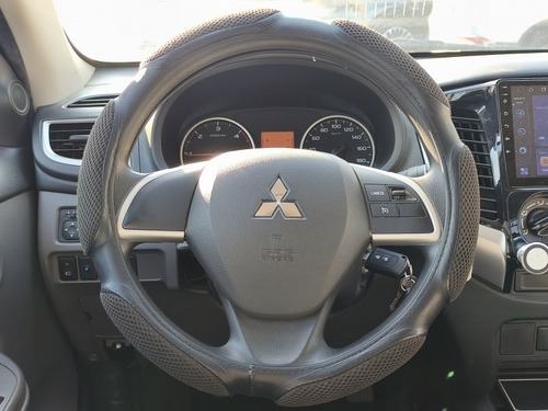 Mitsubishi L200 L200 D/C 2.4 KATANA CR 4X2 LLANTAS/CROMADO