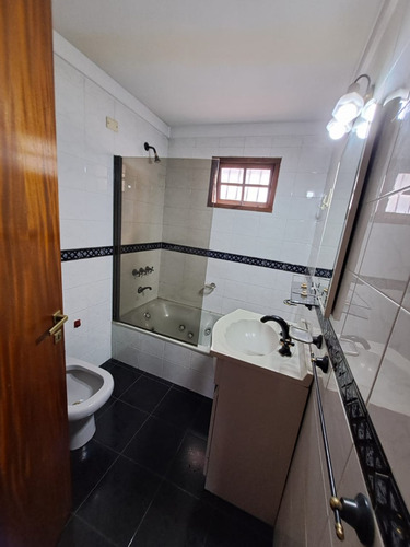 Hermoso Chalet 4 Amb Garaje 3 Baños - Fondito Libre -