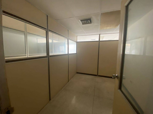 Imagen 5 de 12 de Local Comercial En Alquiler En La Av. Bolivar Cód 157783 Lucrecia Escorcha