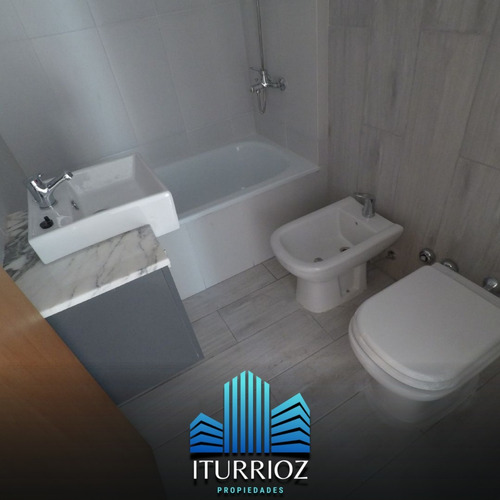Imagen 12 de 17 de En Venta Semipiso Banfield Rincón 395 4 Años De Antigüedad