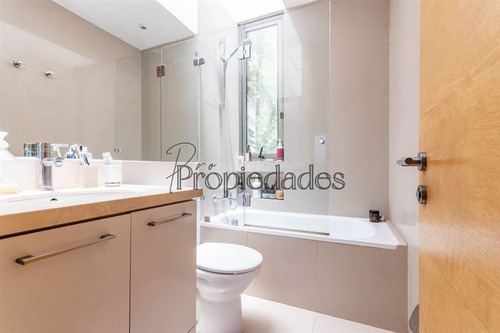 Imagen 17 de 20 de Vista Sorprendente Casa En Venta De 6 Dormitorios Las Condes