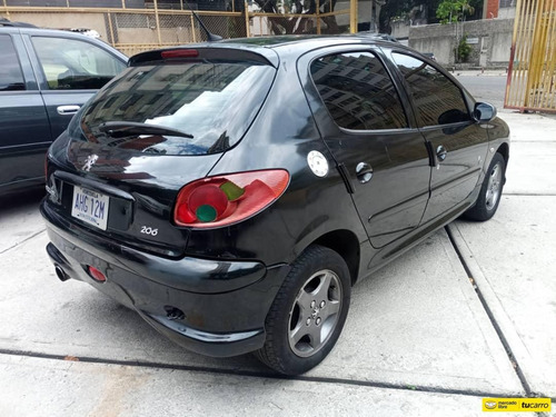 Peugeot 206 .