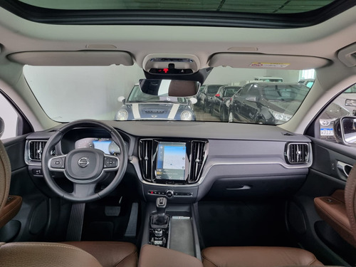 Volvo V60 2.0 T5 Momentum Drive-e 5p
