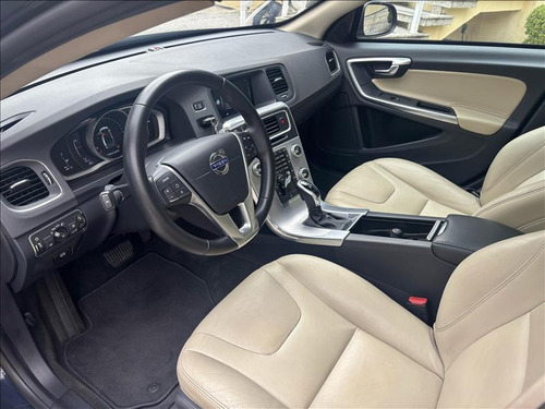 Volvo S60 2.0 t4 Momentum Gasolina 4p Automático