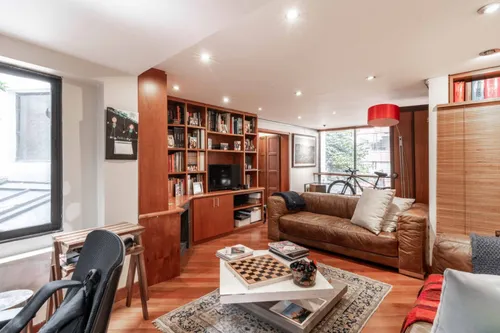 Casa En Venta En Los Rosales. Cod V8293