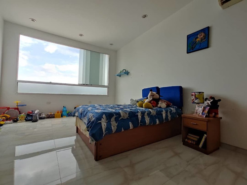 Imagen 11 de 20 de Cf. Se Vende Casa En Colinas De Pirineos, Sector Mirador.