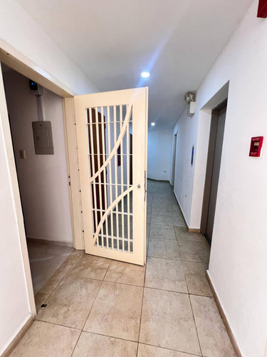 Alquiler De Apartamento En Urb. El Bosque Resd. Monticello Rp