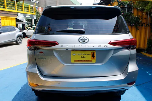 Toyota Fortuner 2.4 4x2 At 2021